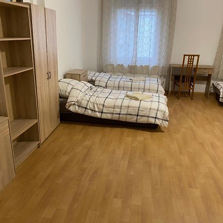 Apartments Tomkova Hradec Králové Zewnętrze zdjęcie