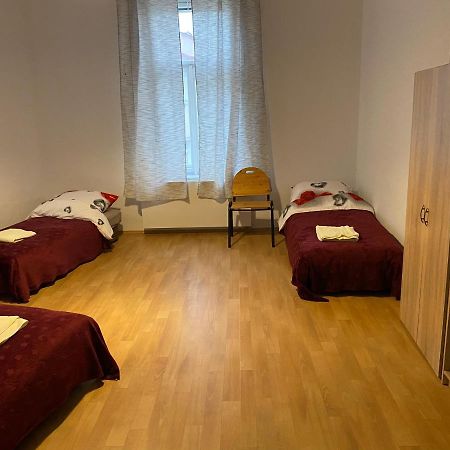 Apartments Tomkova Hradec Králové Zewnętrze zdjęcie