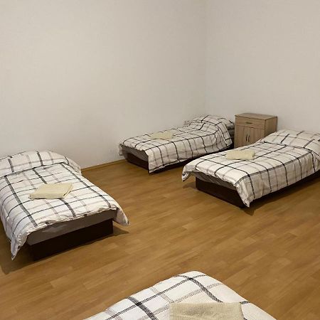 Apartments Tomkova Hradec Králové Zewnętrze zdjęcie