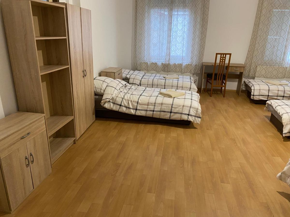 Apartments Tomkova Hradec Králové Zewnętrze zdjęcie