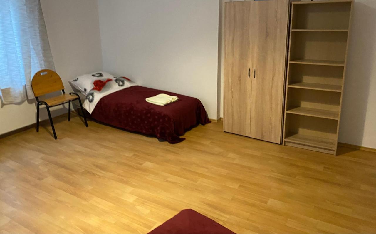 Apartments Tomkova Hradec Králové Zewnętrze zdjęcie