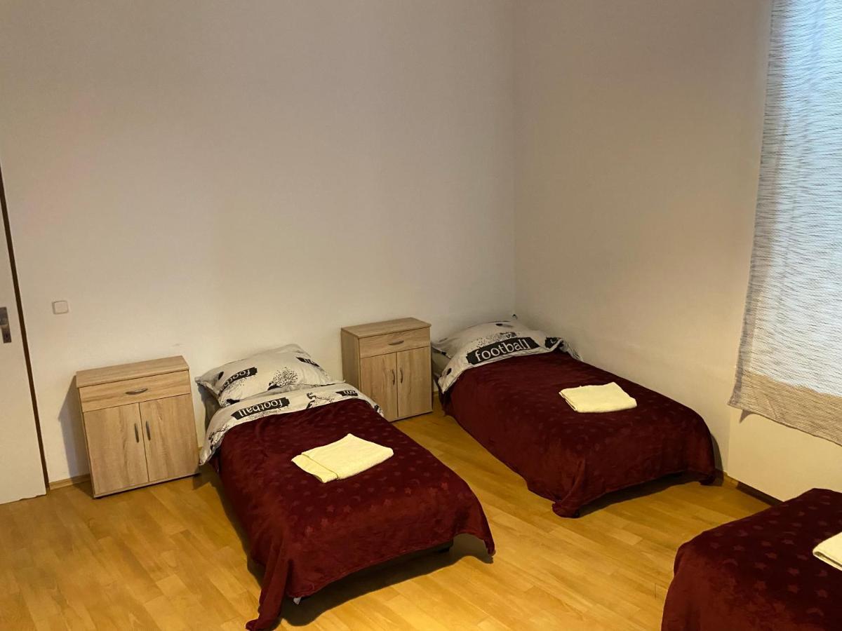 Apartments Tomkova Hradec Králové Zewnętrze zdjęcie