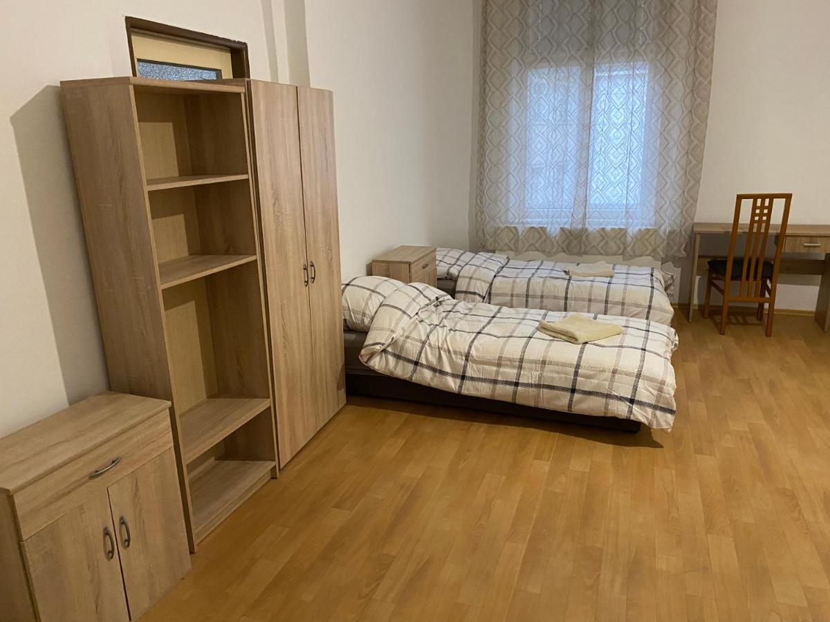 Apartments Tomkova Hradec Králové Zewnętrze zdjęcie