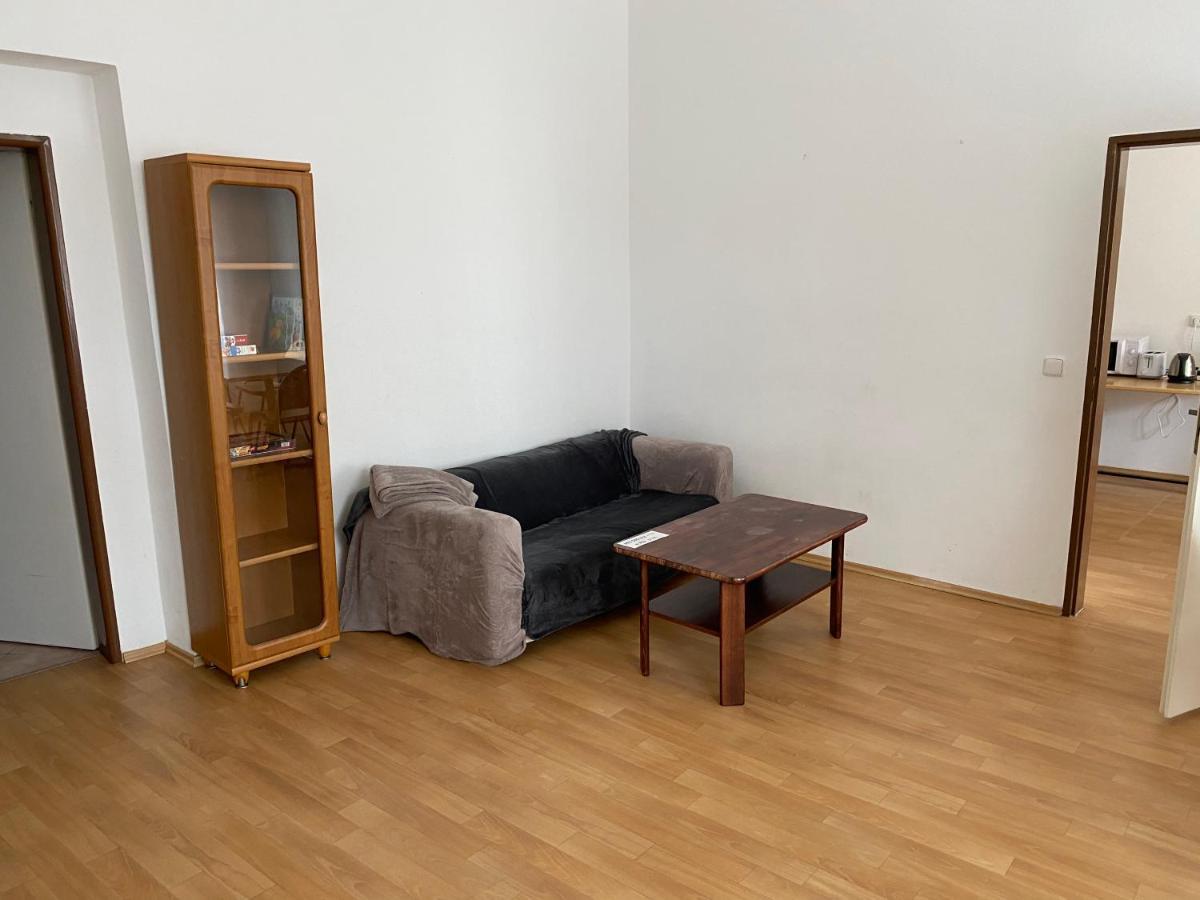 Apartments Tomkova Hradec Králové Zewnętrze zdjęcie