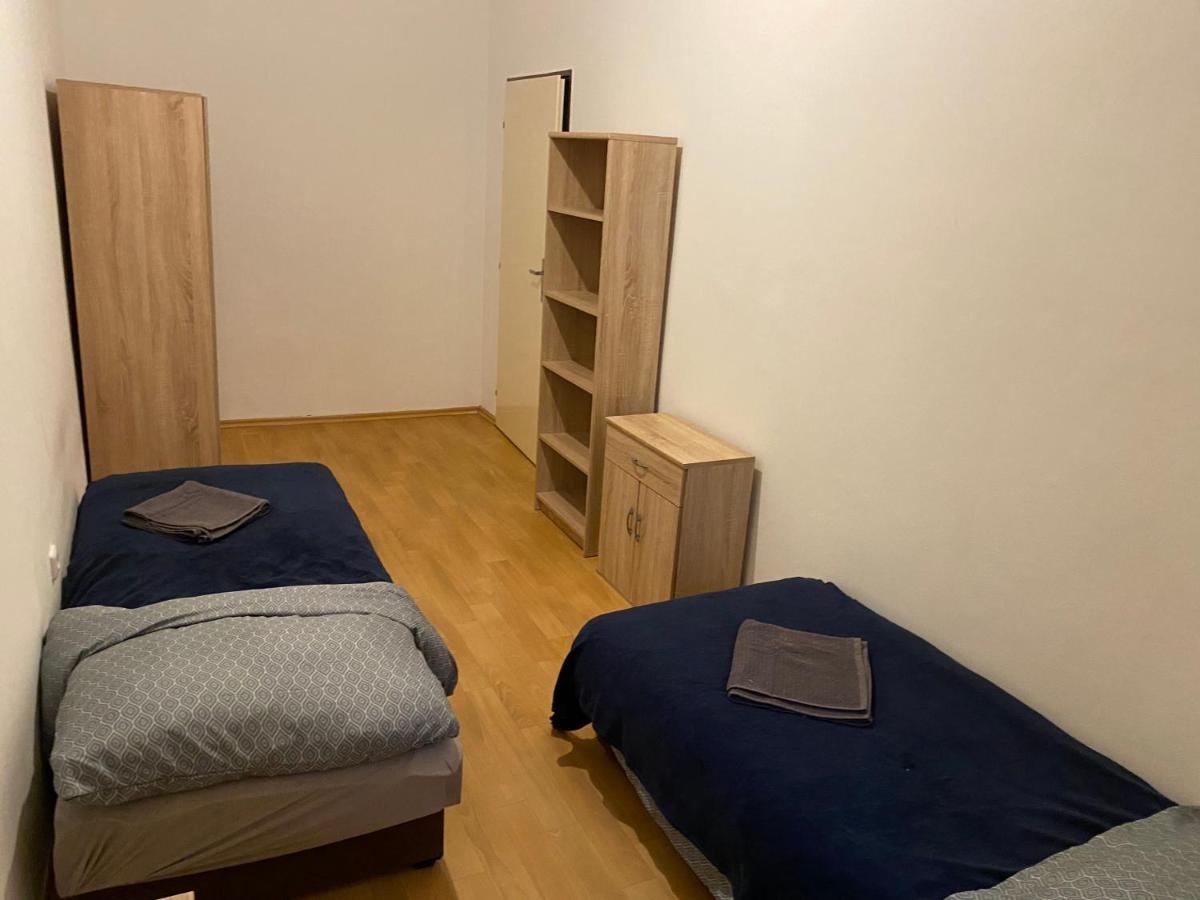 Apartments Tomkova Hradec Králové Zewnętrze zdjęcie