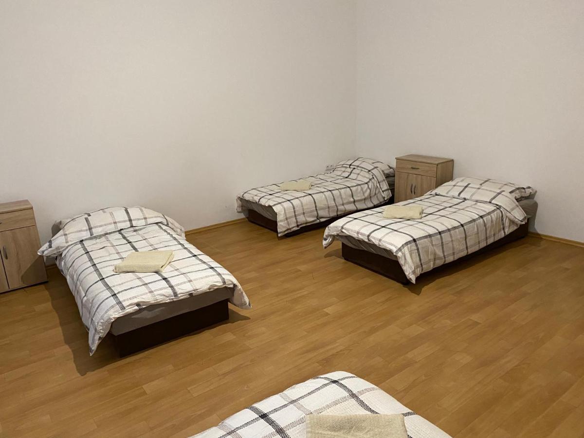 Apartments Tomkova Hradec Králové Zewnętrze zdjęcie